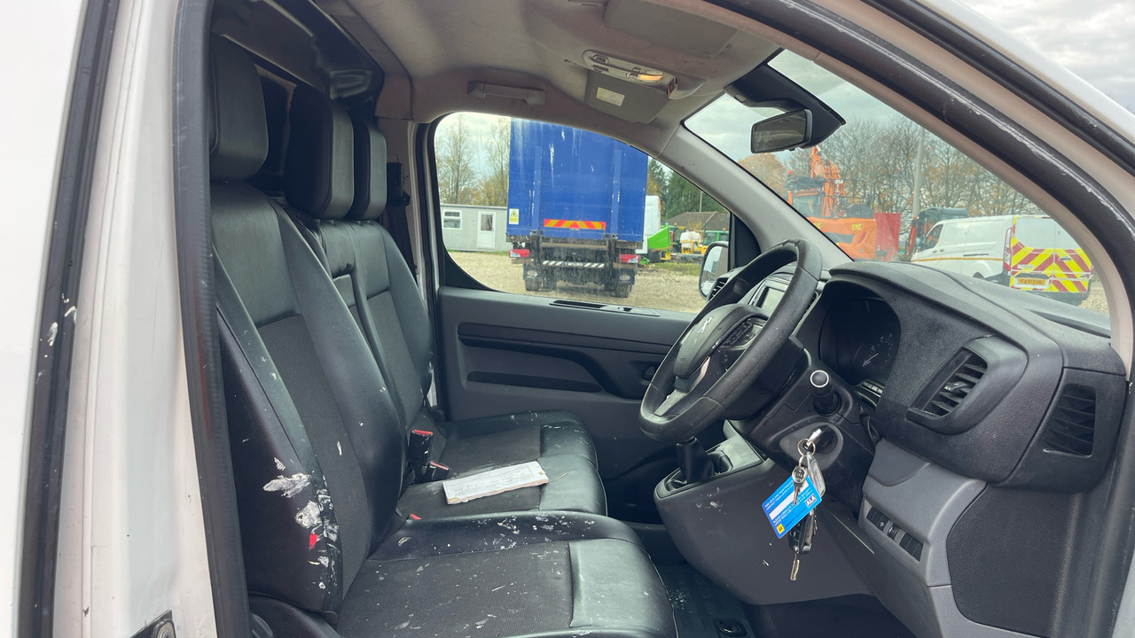 PEUGEOT EXPERT PROFESSIONAL 1200 1.5 BLUE HDI 100PS - Furgão compacto: foto 5 PEUGEOT EXPERT PROFESSIONAL 1200 1.5 BLUE HDI 100PS - Furgão compacto: foto 5