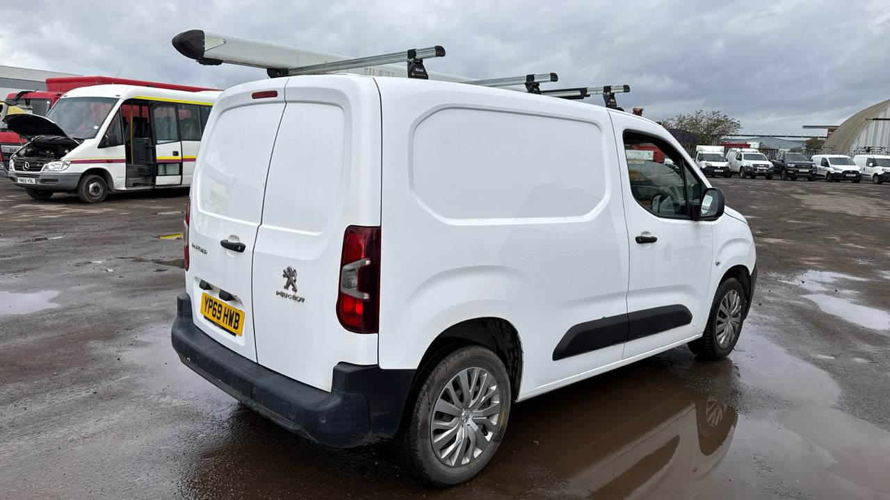 PEUGEOT PARTNER 1000 1.5 BlueHDi 100PS - Furgão compacto: foto 4 PEUGEOT PARTNER 1000 1.5 BlueHDi 100PS - Furgão compacto: foto 4