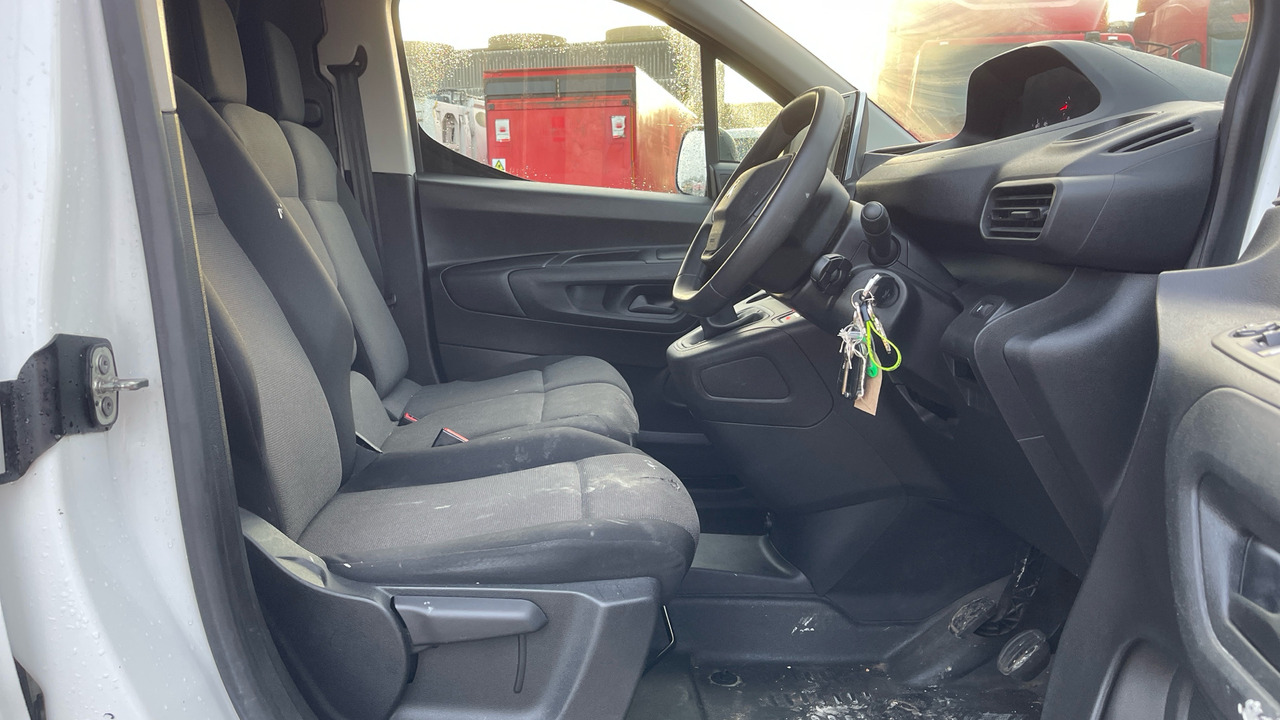 PEUGEOT PARTNER 850 1.5 BlueHDi 100ps Professional - Furgão compacto: foto 5 PEUGEOT PARTNER 850 1.5 BlueHDi 100ps Professional - Furgão compacto: foto 5