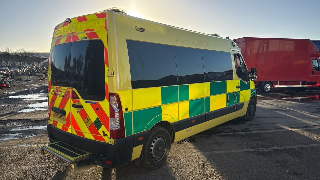 RENAULT MASTER 150.39 - Ambulância: foto 4 RENAULT MASTER 150.39 - Ambulância: foto 4