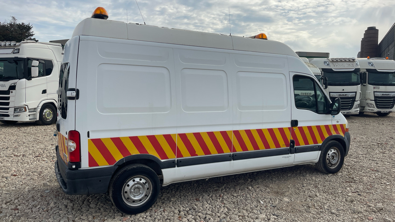 RENAULT MASTER 35 2.5 DCI 100PS - Furgão, Veículo municipal/ Especial: foto 4 RENAULT MASTER 35 2.5 DCI 100PS - Furgão, Veículo municipal/ Especial: foto 4