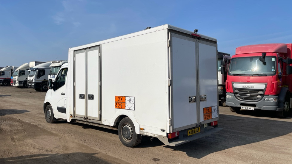 RENAULT MASTER LL35 2.3 DCI BUSINESS - Carrinha de contentor: foto 3 RENAULT MASTER LL35 2.3 DCI BUSINESS - Carrinha de contentor: foto 3