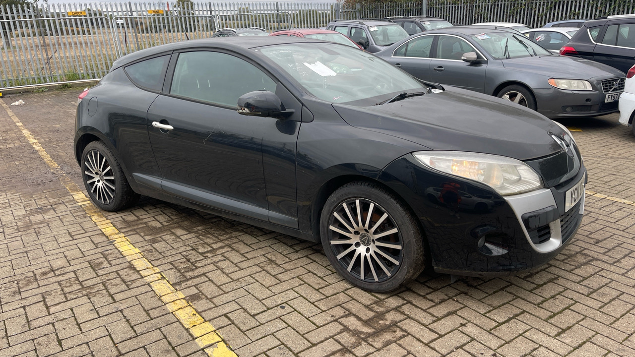 RENAULT MEGANE 1.6 DYNAMIQUE - Hatchback: foto 1 RENAULT MEGANE 1.6 DYNAMIQUE - Hatchback: foto 1