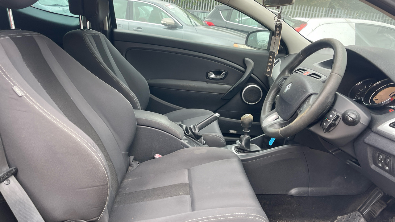 RENAULT MEGANE 1.6 DYNAMIQUE - Hatchback: foto 5 RENAULT MEGANE 1.6 DYNAMIQUE - Hatchback: foto 5