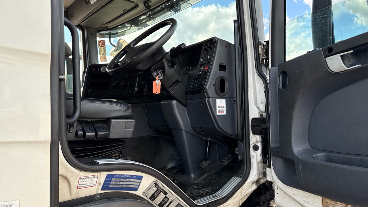SCANIA P 250 - Camião frigorífico: foto 5 SCANIA P 250 - Camião frigorífico: foto 5
