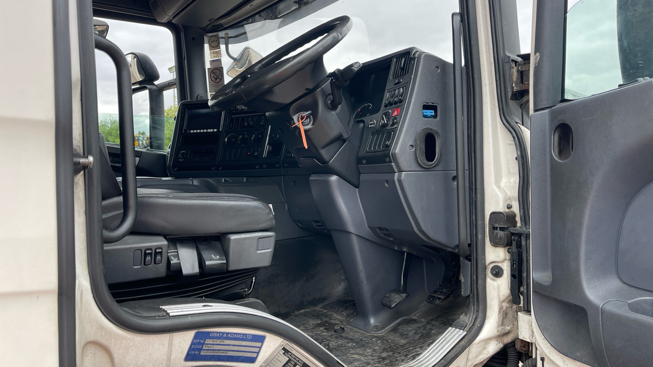 SCANIA P 250 - Camião frigorífico: foto 5 SCANIA P 250 - Camião frigorífico: foto 5