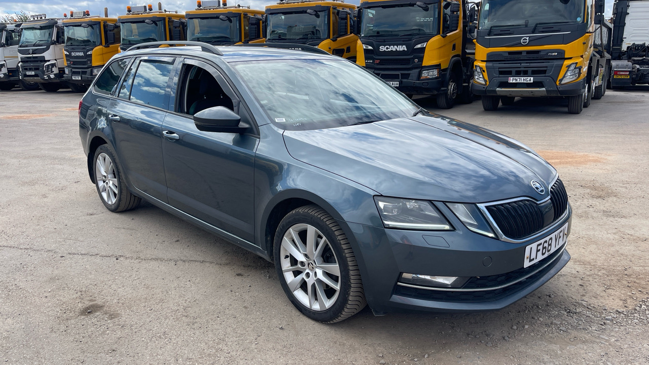 SKODA OCTAVIA 2.0 TDI SE - Carrinha: foto 1 SKODA OCTAVIA 2.0 TDI SE - Carrinha: foto 1