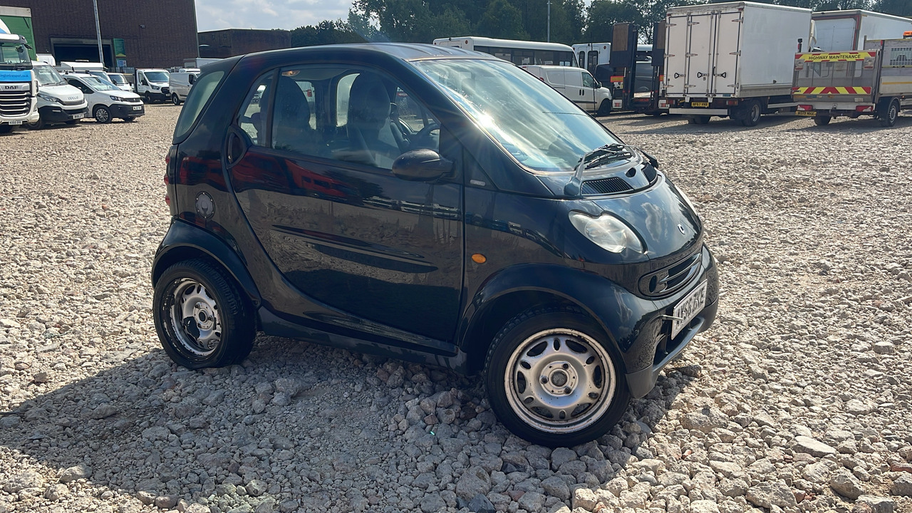 SMART FORTWO COUPE PURE 50 - Automóvel: foto 1 SMART FORTWO COUPE PURE 50 - Automóvel: foto 1