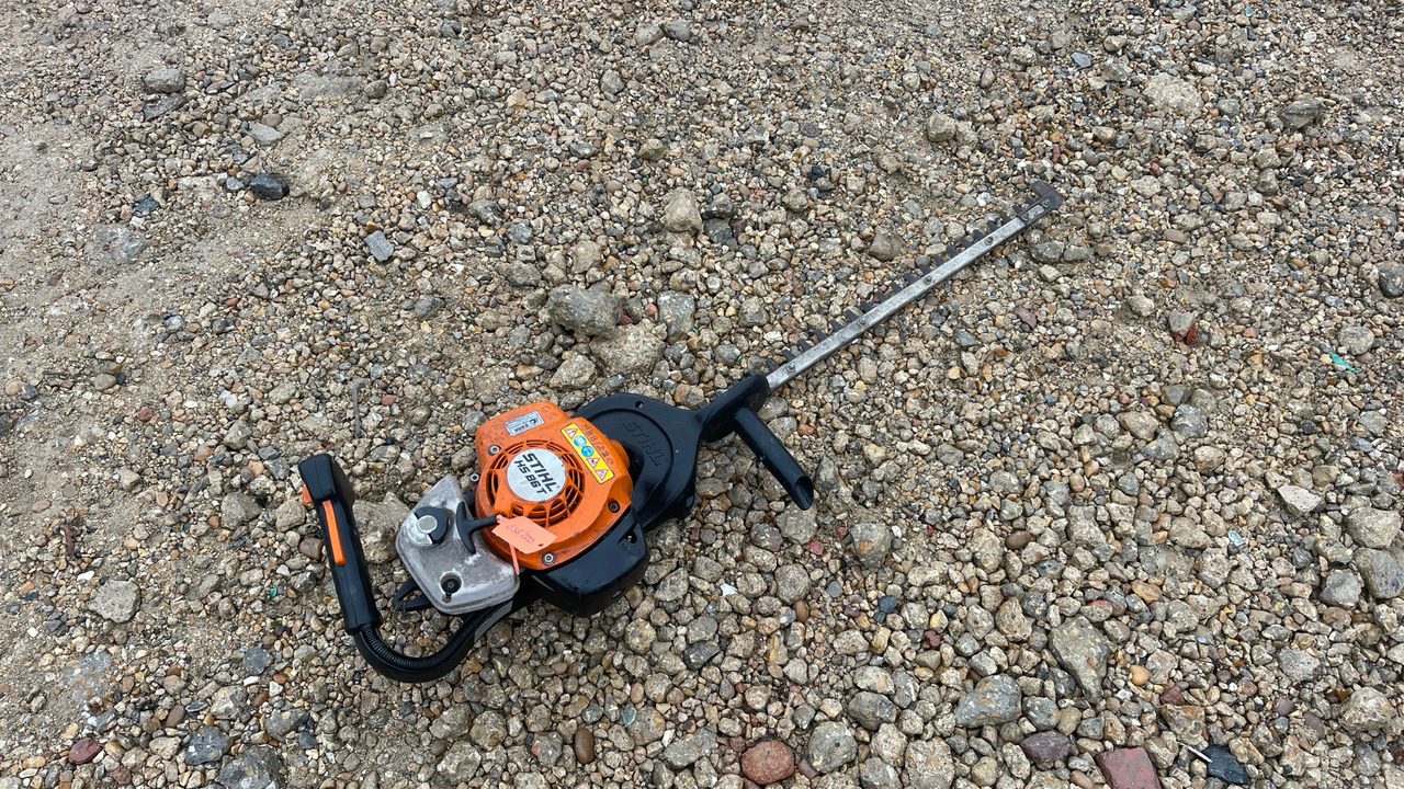STIHL HS86T HEDGECUTTER - Equipamento de construção: foto 2 STIHL HS86T HEDGECUTTER - Equipamento de construção: foto 2
