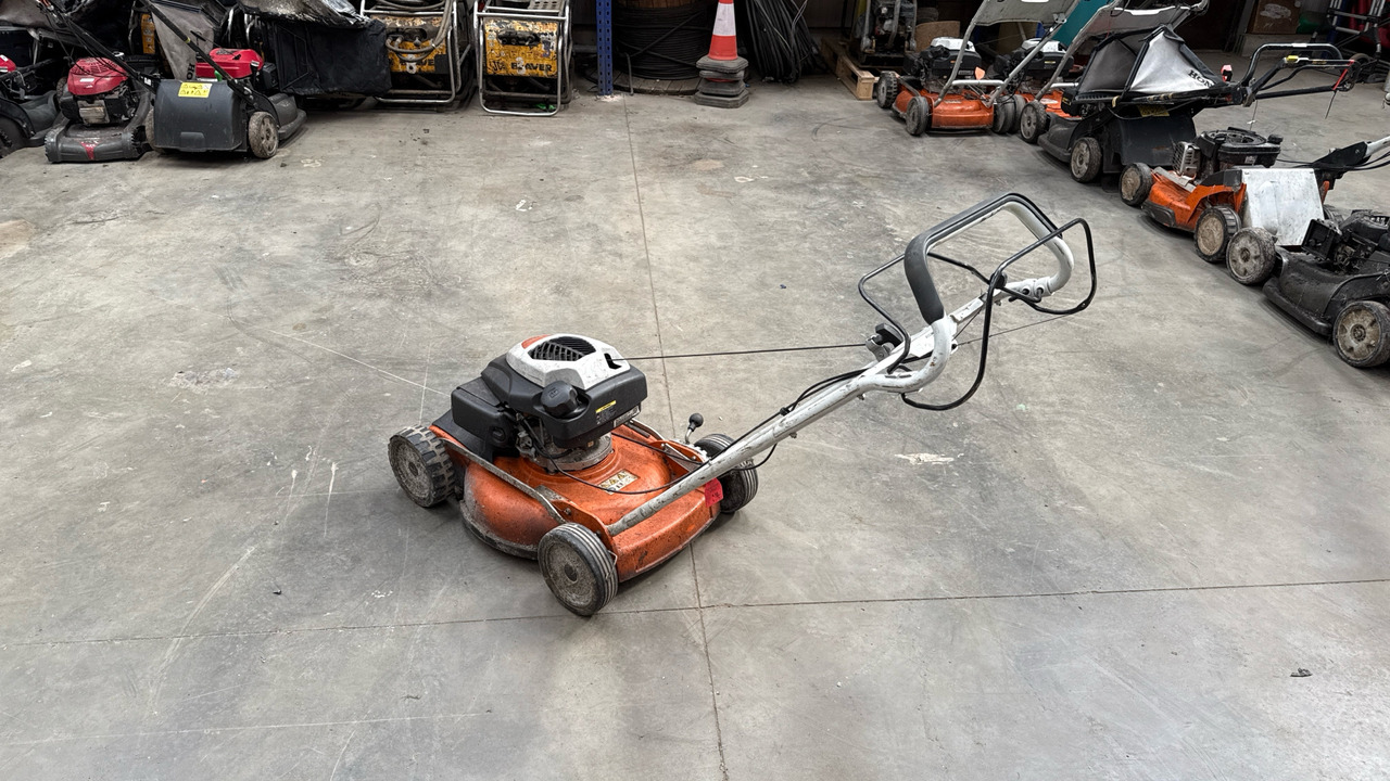 STIHL RM4 RTP - Cortador de grama: foto 3 STIHL RM4 RTP - Cortador de grama: foto 3