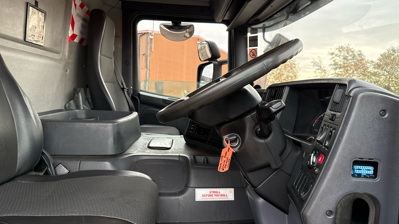 Scania P 250 - Camião frigorífico: foto 5 Scania P 250 - Camião frigorífico: foto 5