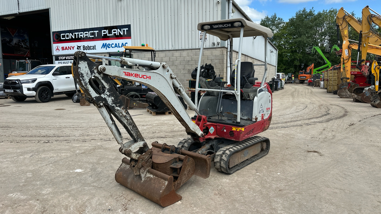 TAKEUCHI TB216 - Mini escavadeira: foto 2 TAKEUCHI TB216 - Mini escavadeira: foto 2