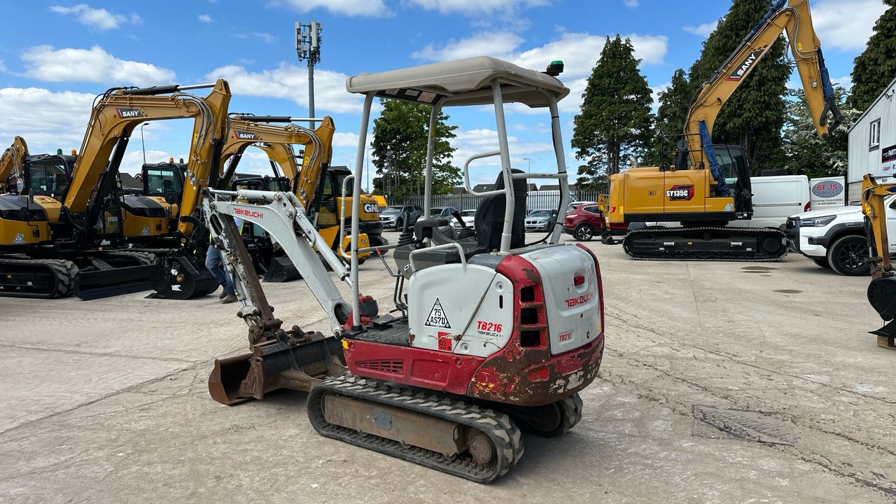 TAKEUCHI TB216 - Mini escavadeira: foto 3 TAKEUCHI TB216 - Mini escavadeira: foto 3