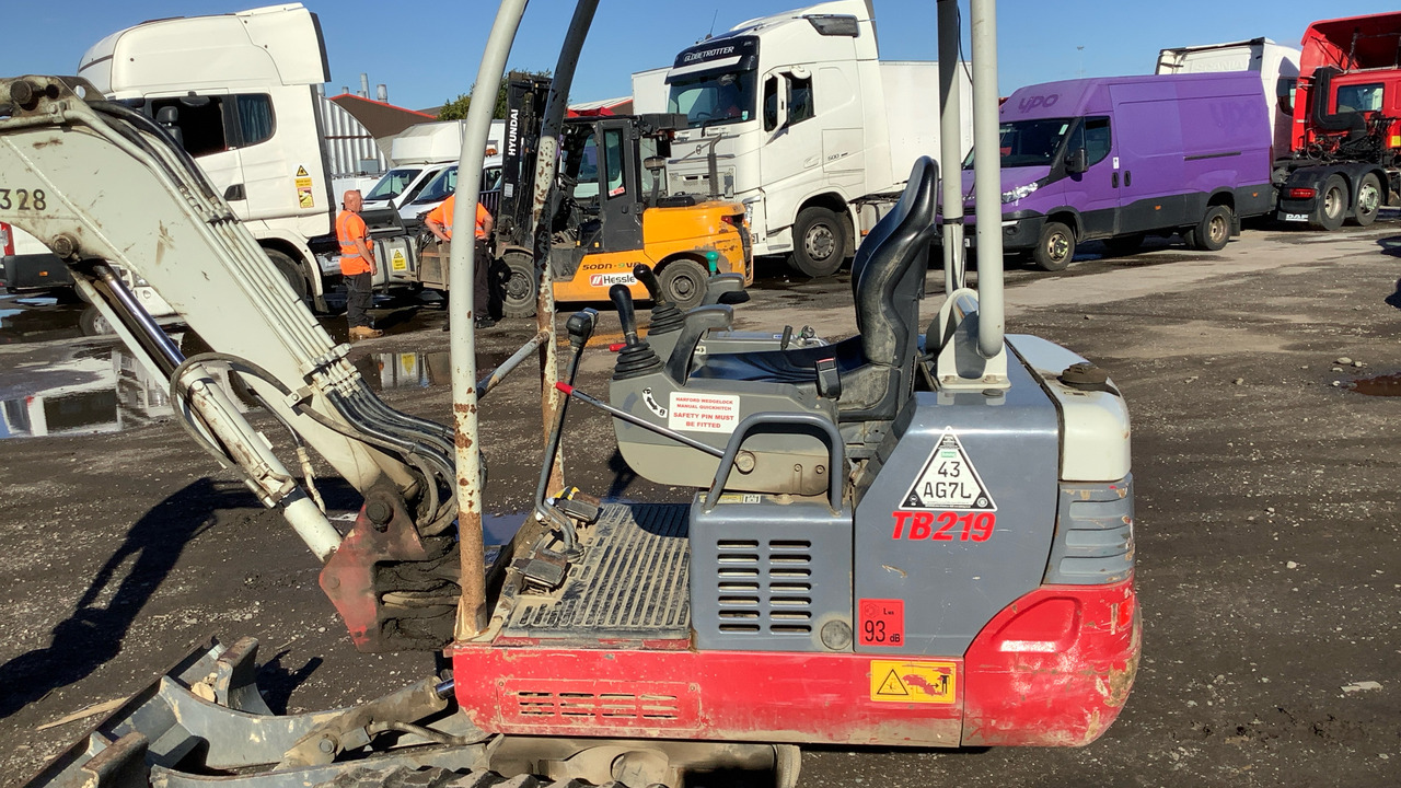 TAKEUCHI TB219 - Mini escavadeira: foto 5 TAKEUCHI TB219 - Mini escavadeira: foto 5