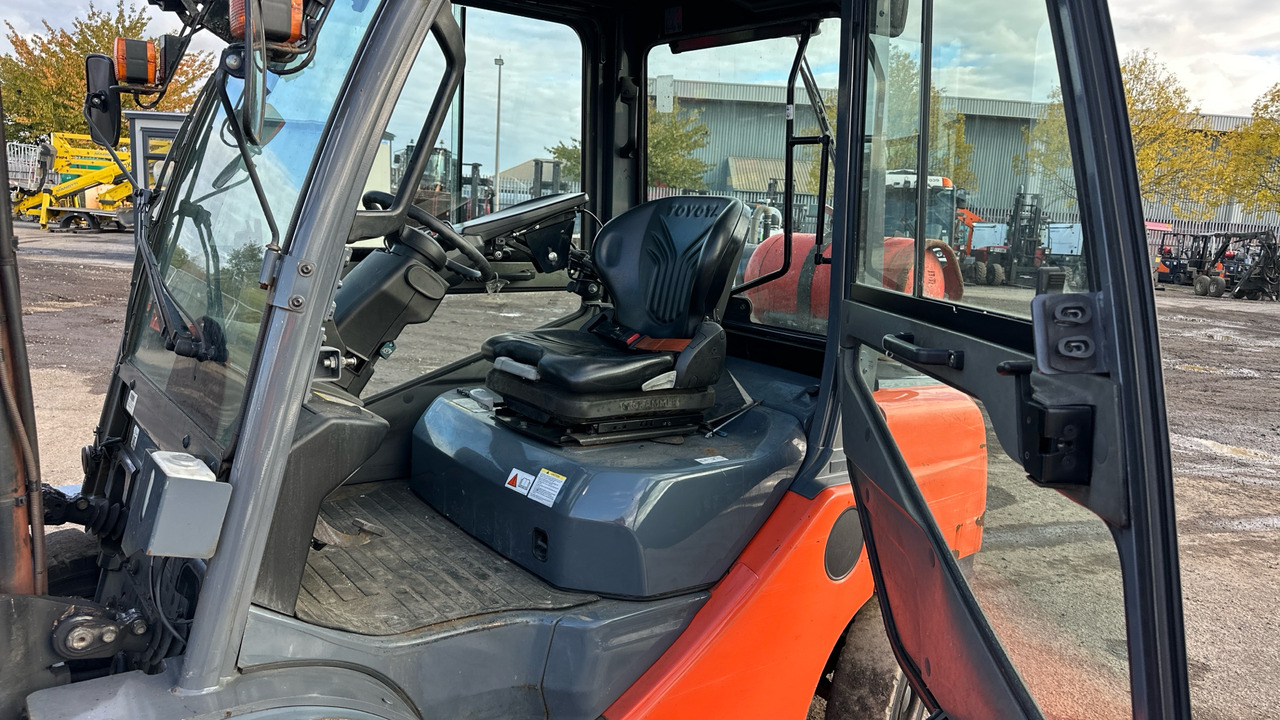 TOYOTA TONERO30 - Equipamento de construção: foto 5 TOYOTA TONERO30 - Equipamento de construção: foto 5