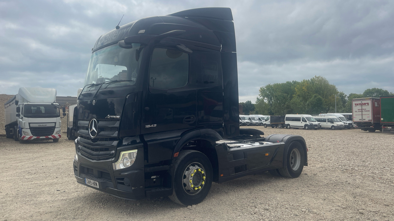 MERCEDES-BENZ ACTROS 1843 - Tractor: foto 2 MERCEDES-BENZ ACTROS 1843 - Tractor: foto 2