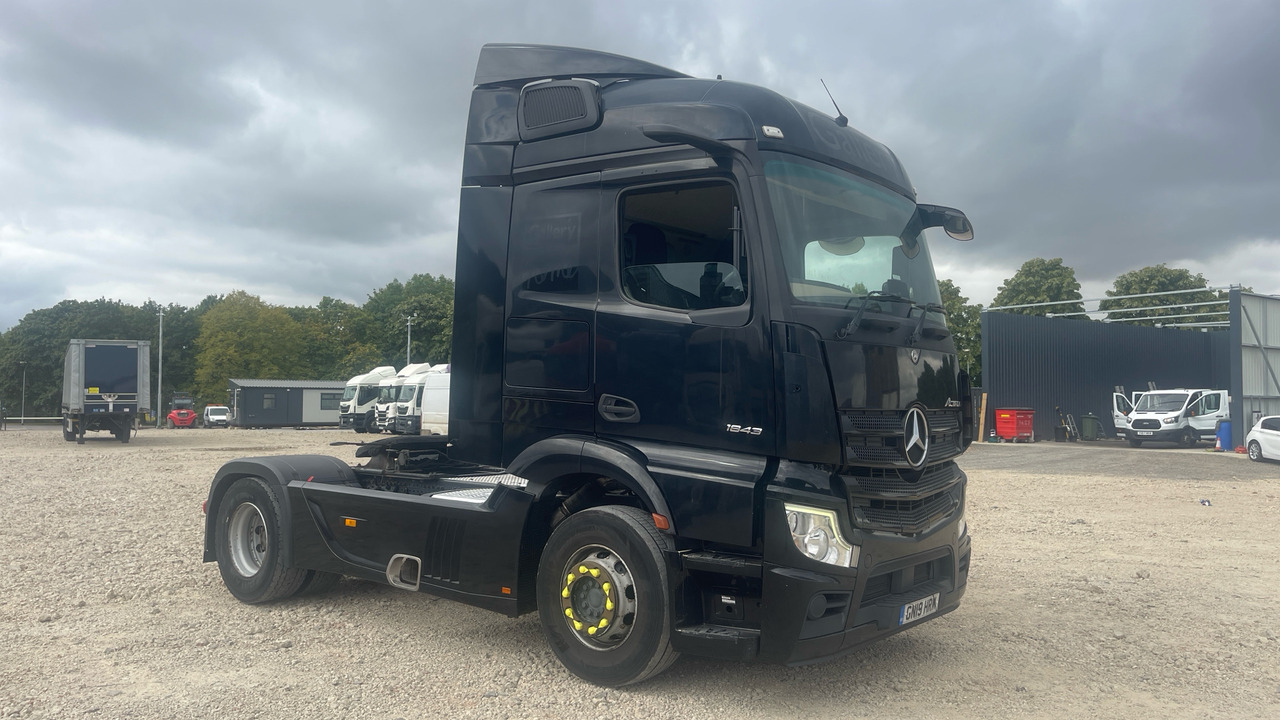 MERCEDES-BENZ ACTROS 1843 - Tractor: foto 1 MERCEDES-BENZ ACTROS 1843 - Tractor: foto 1