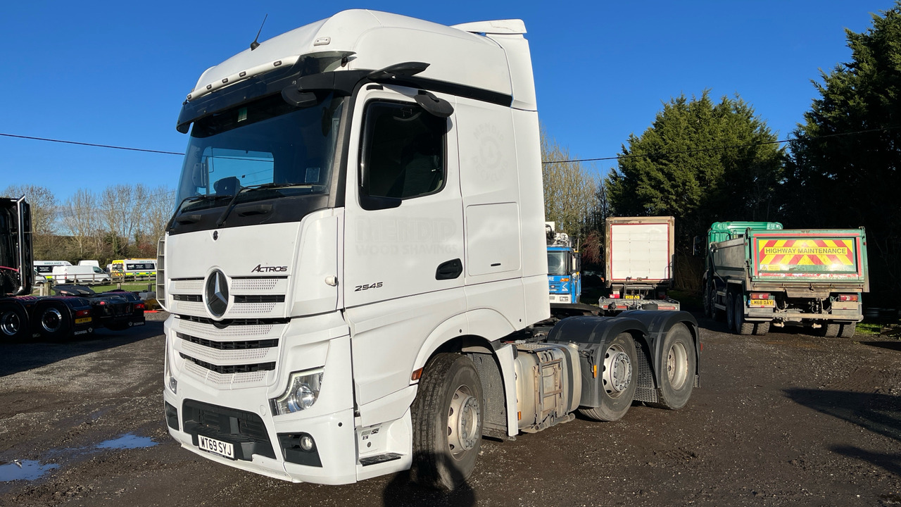 Mercedes-Benz Actros 2545 - Tractor: foto 2 Mercedes-Benz Actros 2545 - Tractor: foto 2