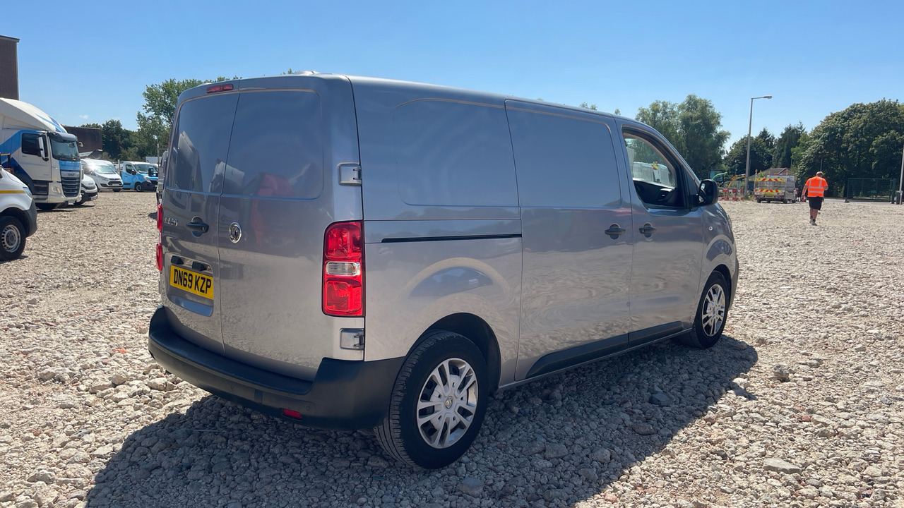 VAUXHALL VIVARO 2700 1.5 100PS - Furgão compacto: foto 4 VAUXHALL VIVARO 2700 1.5 100PS - Furgão compacto: foto 4