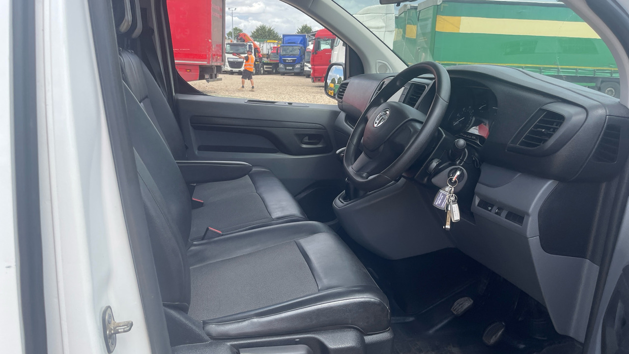 VAUXHALL VIVARO 2900 1.5D 100PS - Furgão compacto: foto 5 VAUXHALL VIVARO 2900 1.5D 100PS - Furgão compacto: foto 5