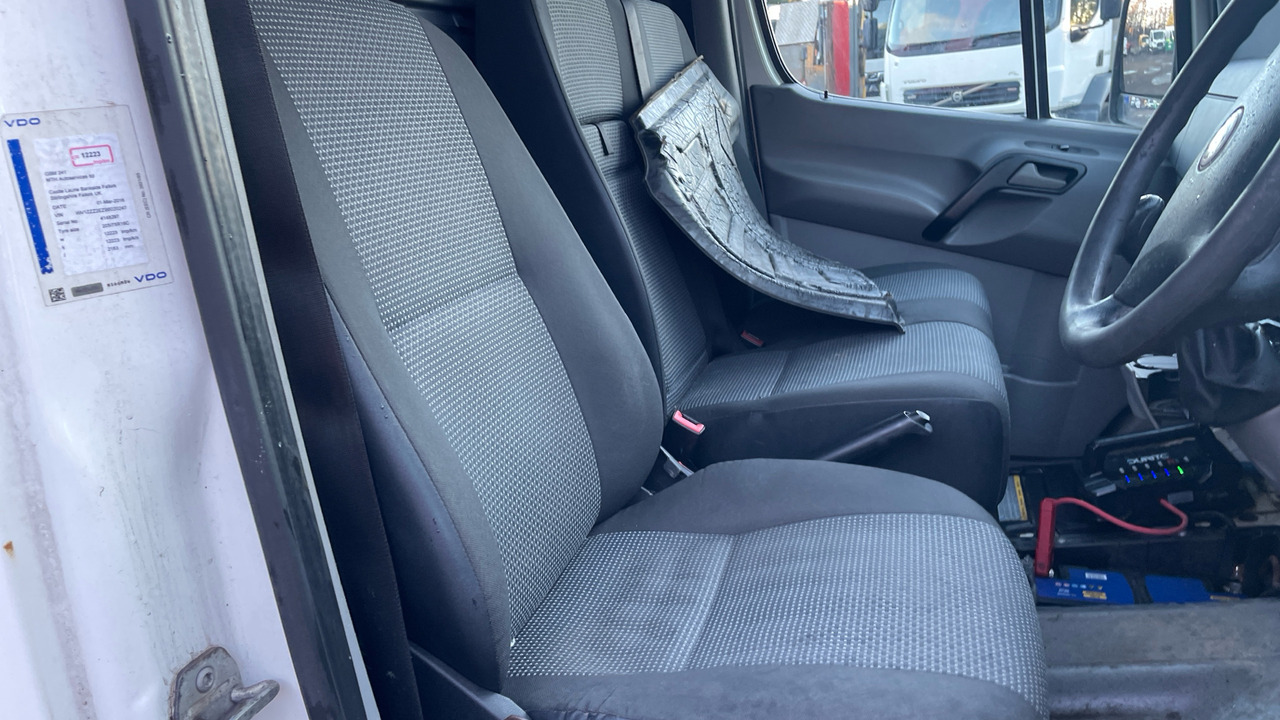 VOLKSWAGEN CRAFTER CR50 PLUS 2.5 TDI - Furgão: foto 5 VOLKSWAGEN CRAFTER CR50 PLUS 2.5 TDI - Furgão: foto 5