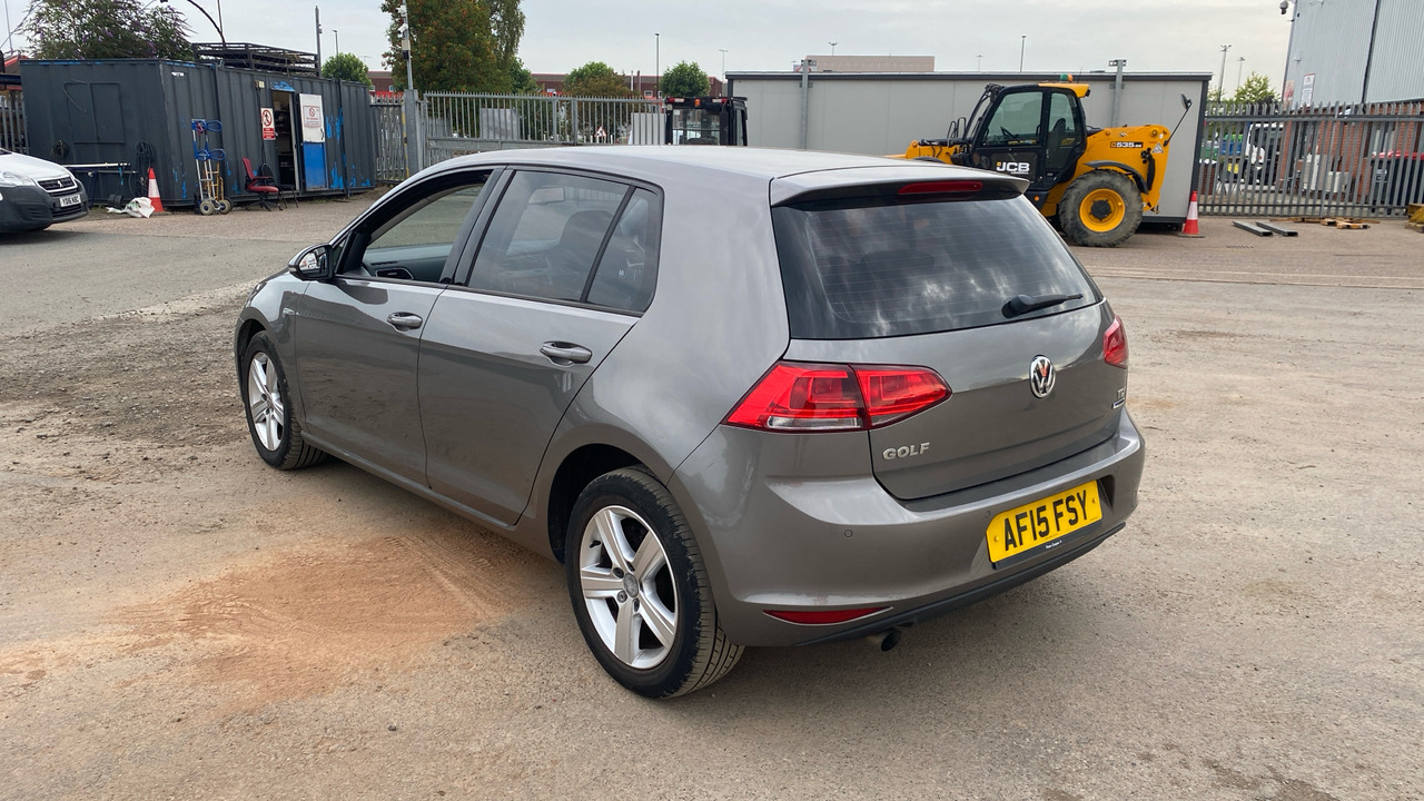 VOLKSWAGEN GOLF 1.6 TDI 105 Match 5dr DSG - Hatchback: foto 3 VOLKSWAGEN GOLF 1.6 TDI 105 Match 5dr DSG - Hatchback: foto 3