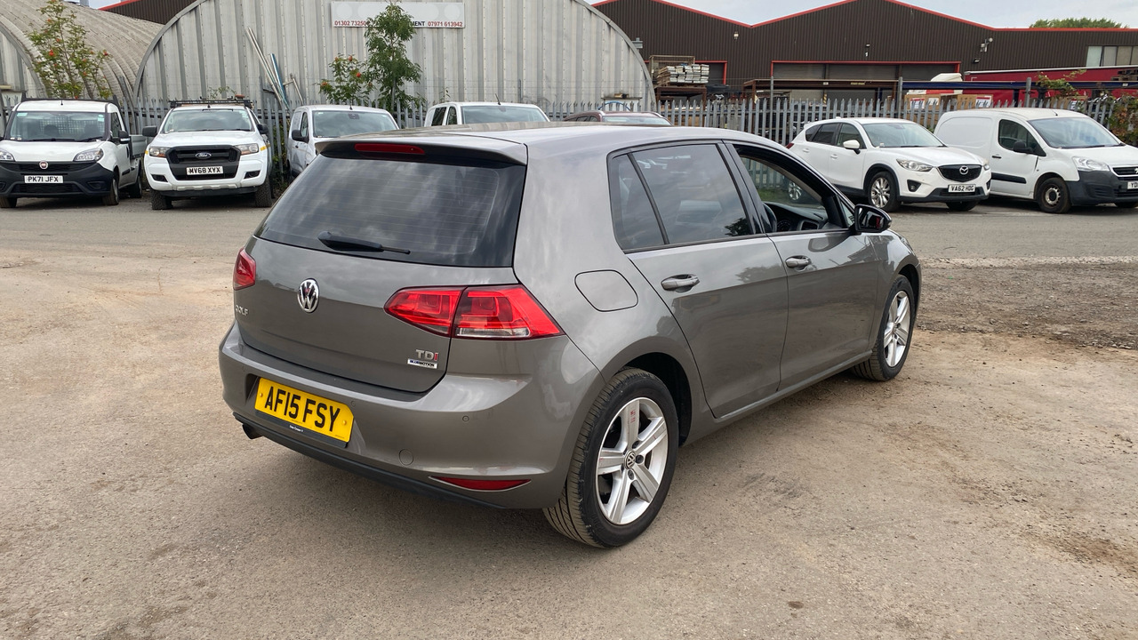 VOLKSWAGEN GOLF 1.6 TDI 105 Match 5dr DSG - Hatchback: foto 4 VOLKSWAGEN GOLF 1.6 TDI 105 Match 5dr DSG - Hatchback: foto 4