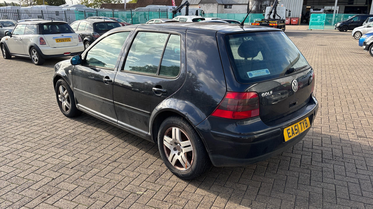 VOLKSWAGEN GOLF 2.0 GTI - Hatchback: foto 3 VOLKSWAGEN GOLF 2.0 GTI - Hatchback: foto 3