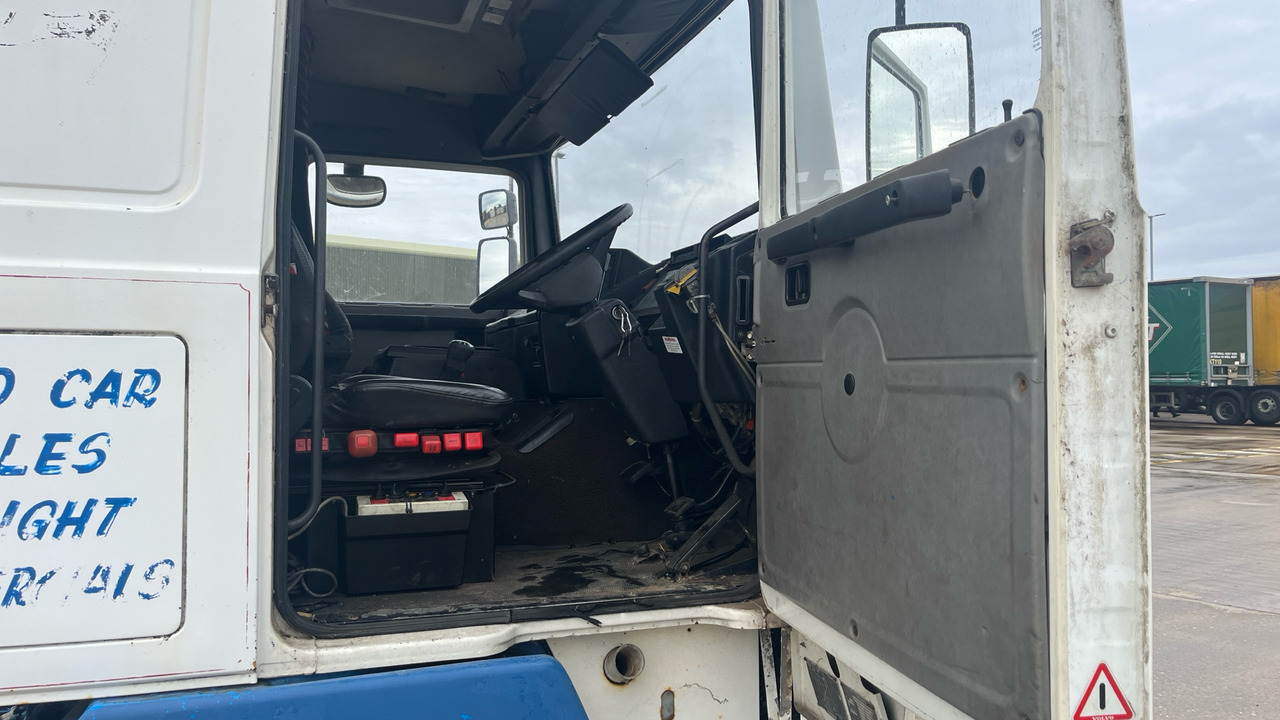 VOLVO F10 - Camião chassi: foto 5 VOLVO F10 - Camião chassi: foto 5