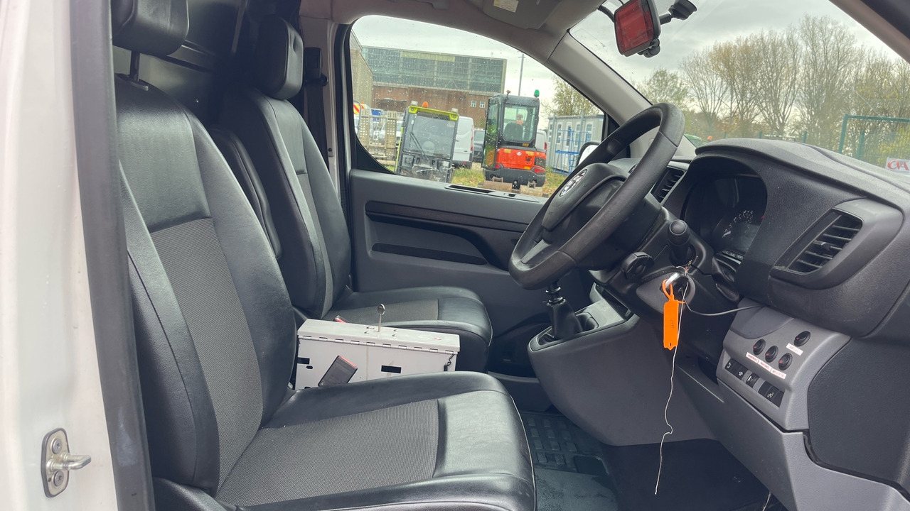 Vauxhall Vivaro 2900 1.5D 100PS - Furgão compacto: foto 5 Vauxhall Vivaro 2900 1.5D 100PS - Furgão compacto: foto 5