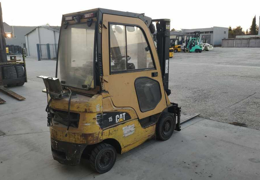 CAT Lift Trucks GP15N - Empilhador a gás: foto 3 CAT Lift Trucks GP15N - Empilhador a gás: foto 3