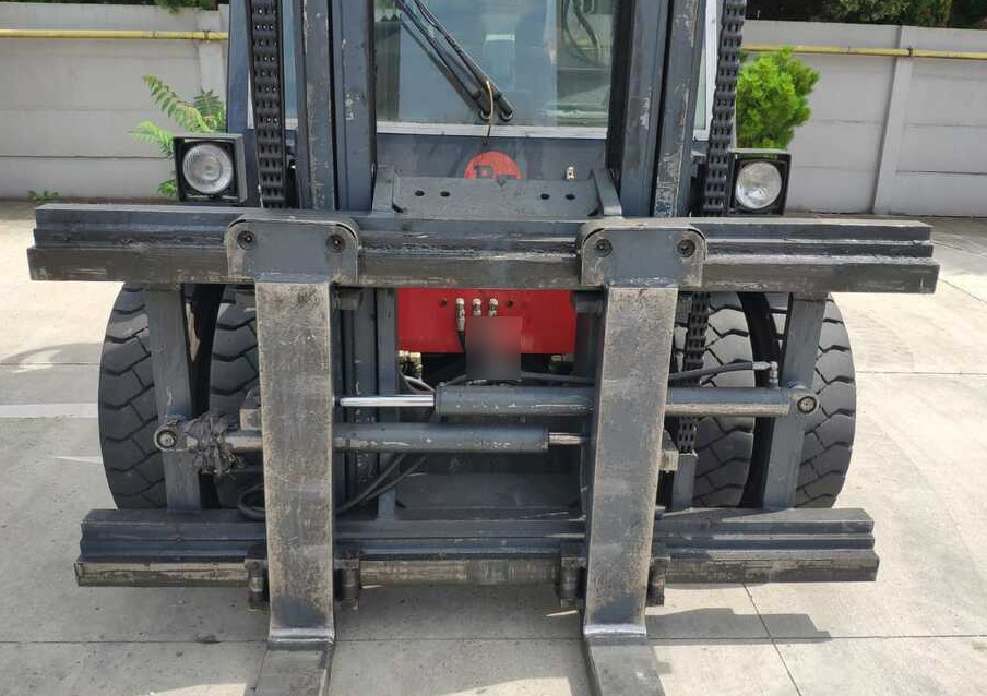 Dan Truck 9680 DD - Empilhador a diesel: foto 4 Dan Truck 9680 DD - Empilhador a diesel: foto 4