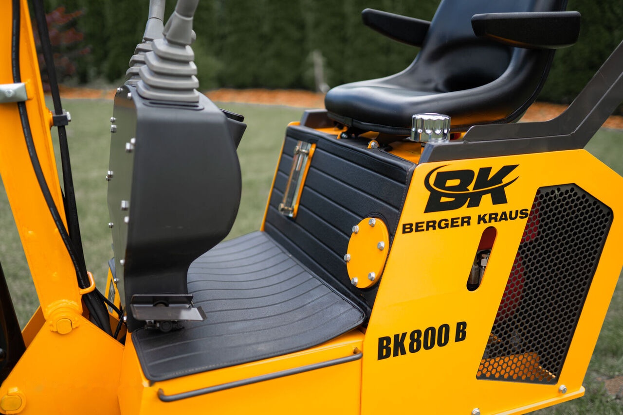 Berger Kraus Mini Excavator BK800B with FULL equipment - Mini escavadeira: foto 4 Berger Kraus Mini Excavator BK800B with FULL equipment - Mini escavadeira: foto 4