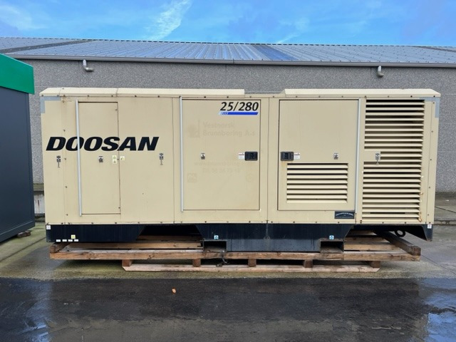 Doosan 25/280 XHP1000WCAT-T4 - Compressor de ar: foto 1 Doosan 25/280 XHP1000WCAT-T4 - Compressor de ar: foto 1