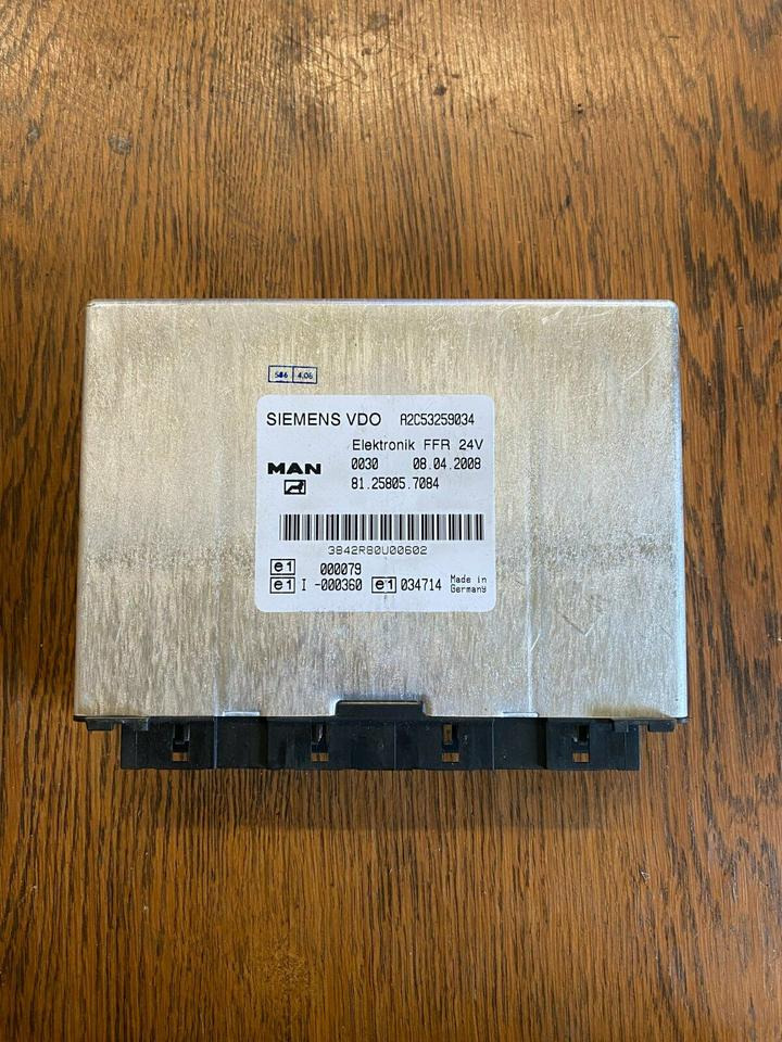 Elektronik FFR SIEMENS VDO Steuergerät MAN 81.25805.7084 - Centralina electrónica para Camião: foto 1 Elektronik FFR SIEMENS VDO Steuergerät MAN 81.25805.7084 - Centralina electrónica para Camião: foto 1