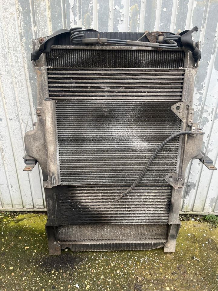 IVECO Stralis Kühlerpaket Wasserkühler Radiator Kühler 41214781 - Radiador para Camião: foto 1 IVECO Stralis Kühlerpaket Wasserkühler Radiator Kühler 41214781 - Radiador para Camião: foto 1