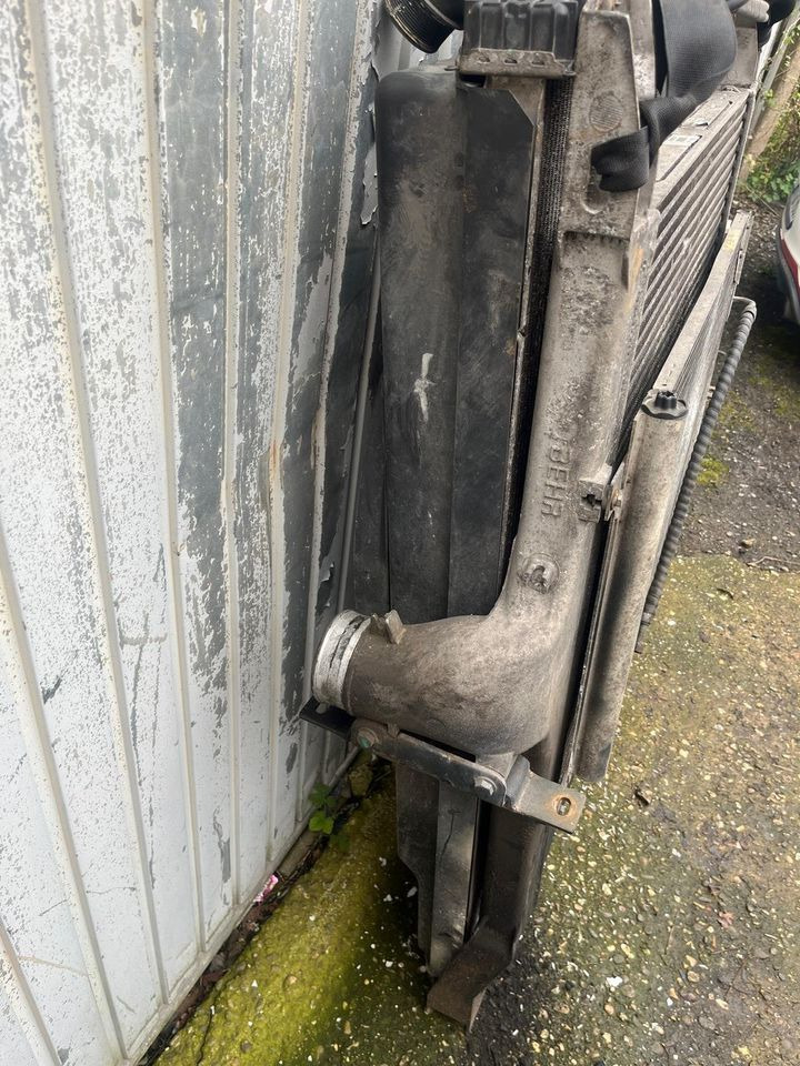 IVECO Stralis Kühlerpaket Wasserkühler Radiator Kühler 41214781 - Radiador para Camião: foto 3 IVECO Stralis Kühlerpaket Wasserkühler Radiator Kühler 41214781 - Radiador para Camião: foto 3