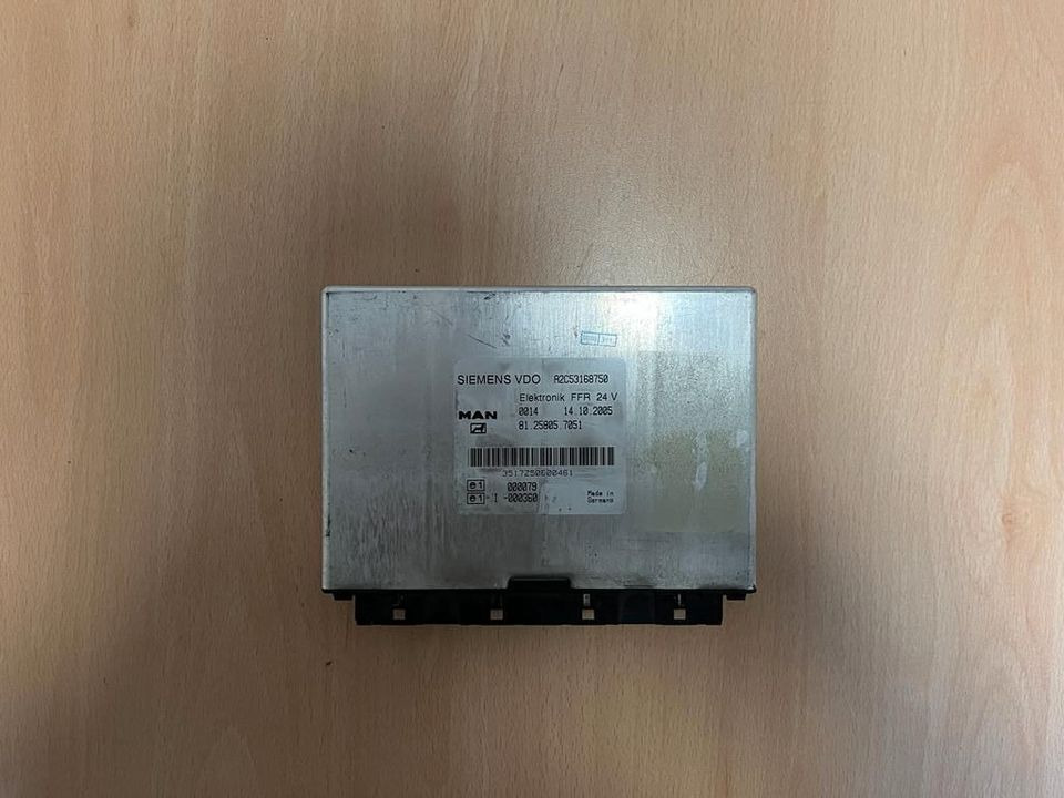 MAN SIEMENS VDO ELEKTRONIK FFR Steuergerät 81.25805.7051 - Centralina electrónica para Camião: foto 1 MAN SIEMENS VDO ELEKTRONIK FFR Steuergerät 81.25805.7051 - Centralina electrónica para Camião: foto 1