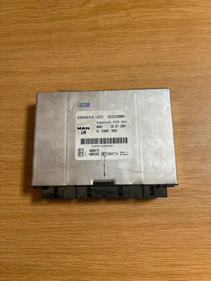 MAN SIEMENS VDO Elektronik FFR Steuergerät 81.25805-7069 - Centralina electrónica para Camião: foto 1 MAN SIEMENS VDO Elektronik FFR Steuergerät 81.25805-7069 - Centralina electrónica para Camião: foto 1