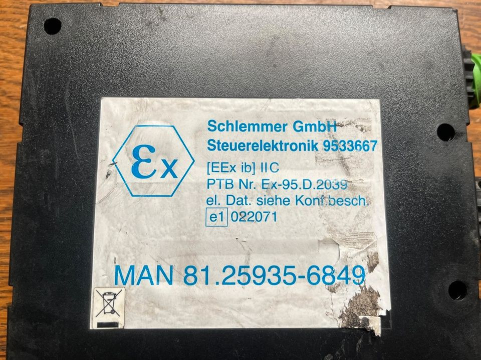 MAN Steuerelektronik 9533667 ADR Steuergerät 81.25935-6849 - Centralina electrónica para Camião: foto 2 MAN Steuerelektronik 9533667 ADR Steuergerät 81.25935-6849 - Centralina electrónica para Camião: foto 2