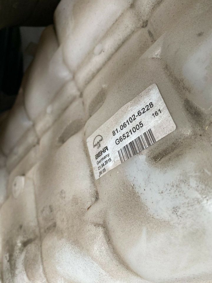 MAN TGL Ausgleichsbehälter Kühlmittel 81061026228 81061026233 - Tanque de expansão para Camião: foto 3 MAN TGL Ausgleichsbehälter Kühlmittel 81061026228 81061026233 - Tanque de expansão para Camião: foto 3