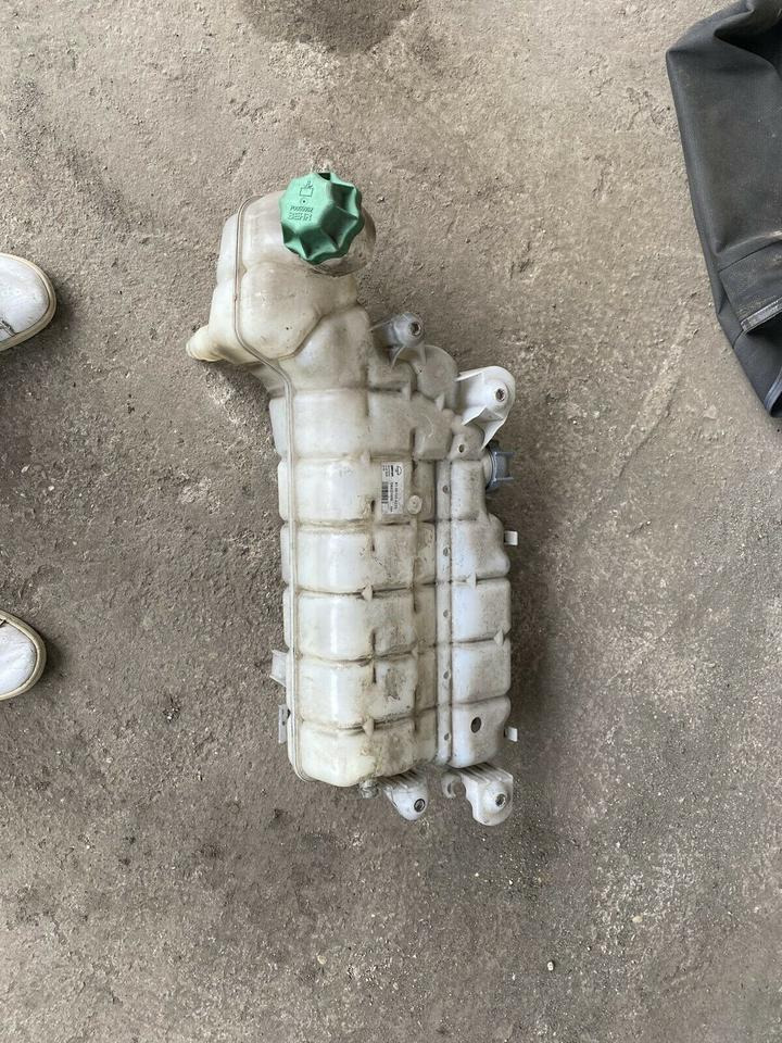 MAN TGL Ausgleichsbehälter Kühlmittel 81061026228 81061026233 - Tanque de expansão para Camião: foto 1 MAN TGL Ausgleichsbehälter Kühlmittel 81061026228 81061026233 - Tanque de expansão para Camião: foto 1