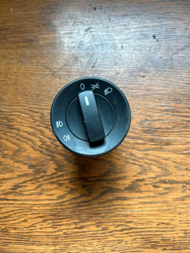 MAN TGL Lichtschalter 81.25505.6877 - Sistema elétrico para Camião: foto 1 MAN TGL Lichtschalter 81.25505.6877 - Sistema elétrico para Camião: foto 1