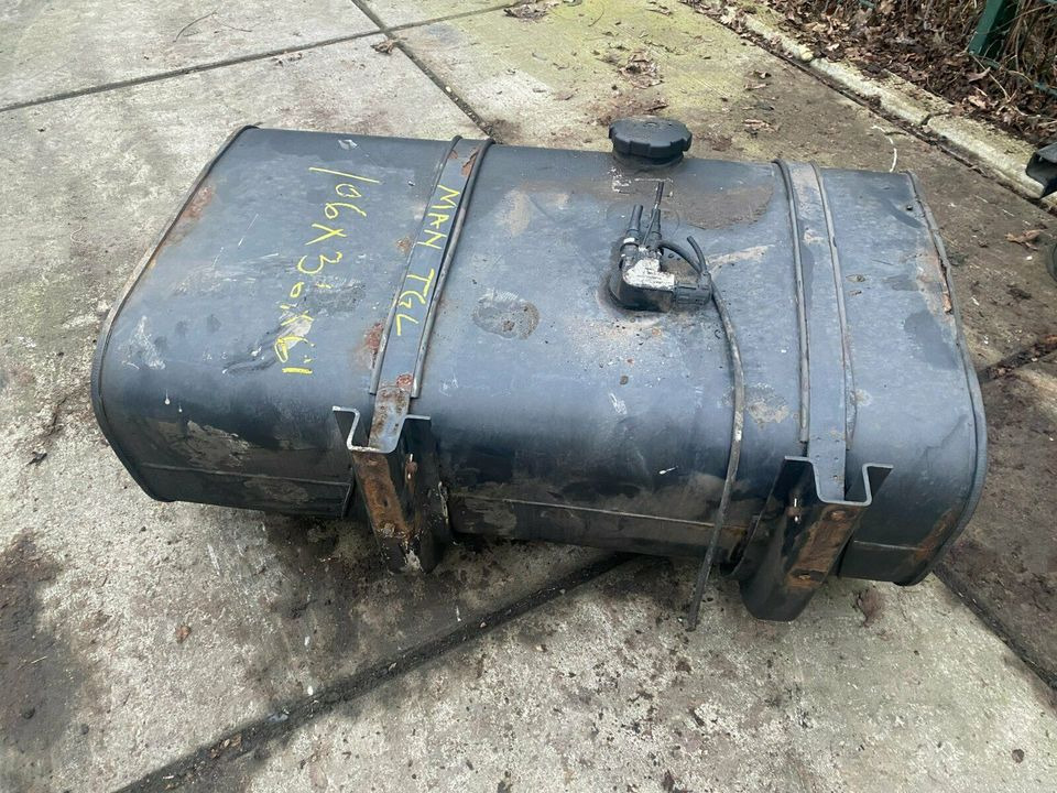 MAN TGL TGM Dieseltank Tank Tankbehälter - Tanque de combustível para Camião: foto 4 MAN TGL TGM Dieseltank Tank Tankbehälter - Tanque de combustível para Camião: foto 4