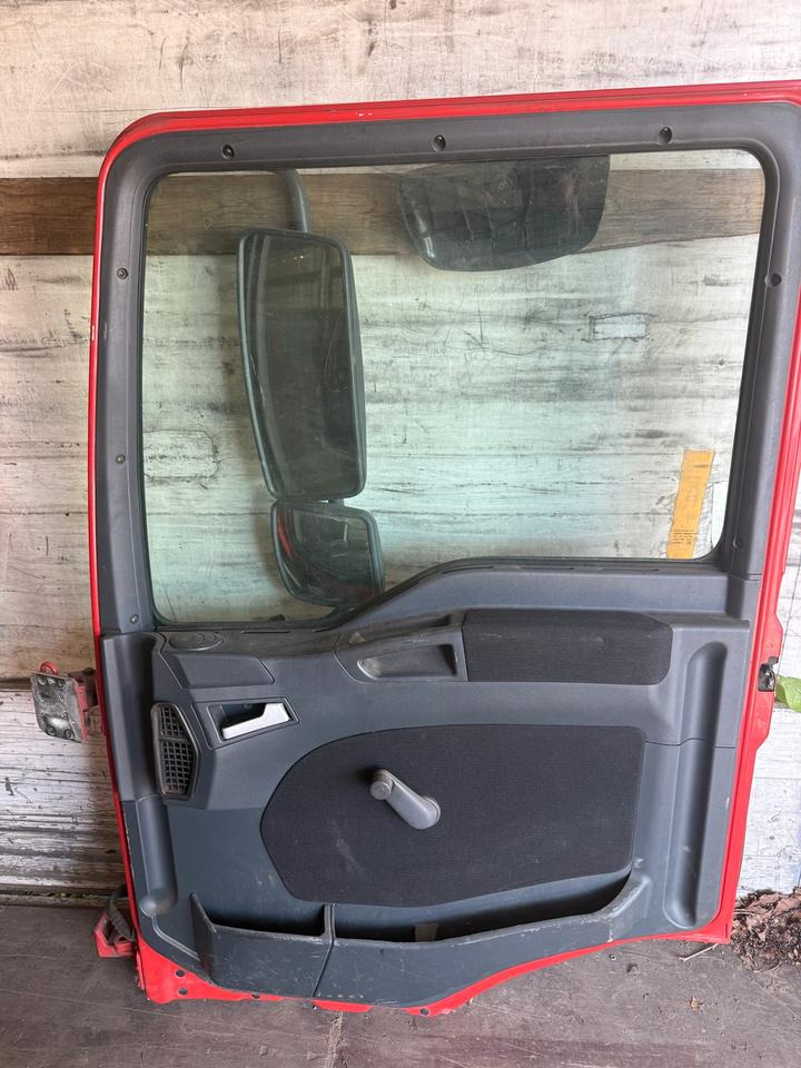 MAN TGM Beifahrertür Rot Spiegel Innenverkleidung LN 66 - Porta e peças para Camião: foto 2 MAN TGM Beifahrertür Rot Spiegel Innenverkleidung LN 66 - Porta e peças para Camião: foto 2