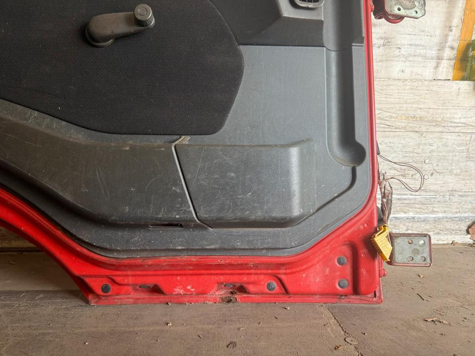 MAN TGM Fahrertür Rot Spiegel Innenverkleidung LN 65 - Porta e peças para Camião: foto 4 MAN TGM Fahrertür Rot Spiegel Innenverkleidung LN 65 - Porta e peças para Camião: foto 4