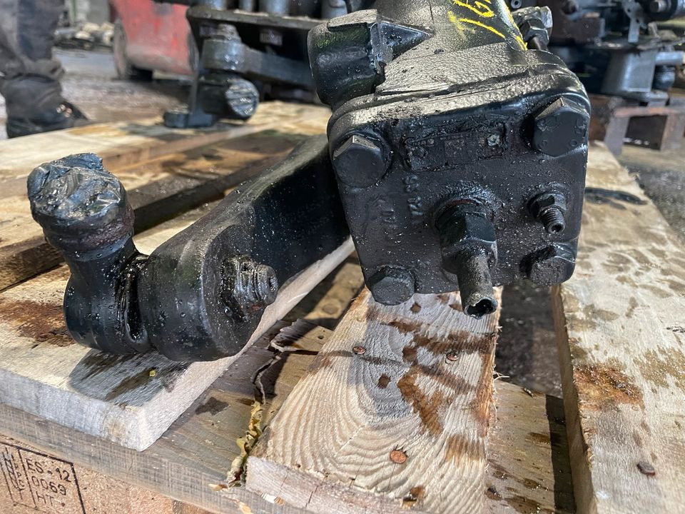 MAN TGM Lenkung Lenkgetriebe ZF - Caixa de direção para Camião: foto 4 MAN TGM Lenkung Lenkgetriebe ZF - Caixa de direção para Camião: foto 4