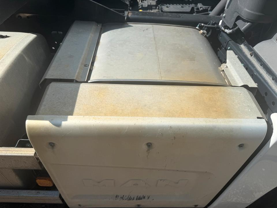 MAN TGX EU6 Katalysator / Auspuff 81.151036131 - Conversor catalítico para Camião: foto 2 MAN TGX EU6 Katalysator / Auspuff 81.151036131 - Conversor catalítico para Camião: foto 2