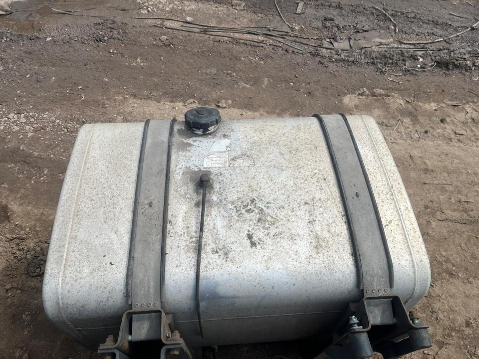 MAN TGX EU6 RN002 Dieseltank Tank Tankbehälter 460L - Tanque de combustível para Camião: foto 3 MAN TGX EU6 RN002 Dieseltank Tank Tankbehälter 460L - Tanque de combustível para Camião: foto 3