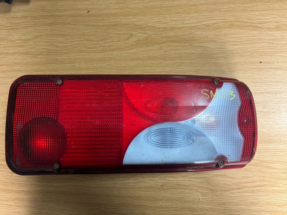 MAN TGX Rücklicht Rechts 81.25225-6551 SN 03 - Farol traseiros para Camião: foto 1 MAN TGX Rücklicht Rechts 81.25225-6551 SN 03 - Farol traseiros para Camião: foto 1